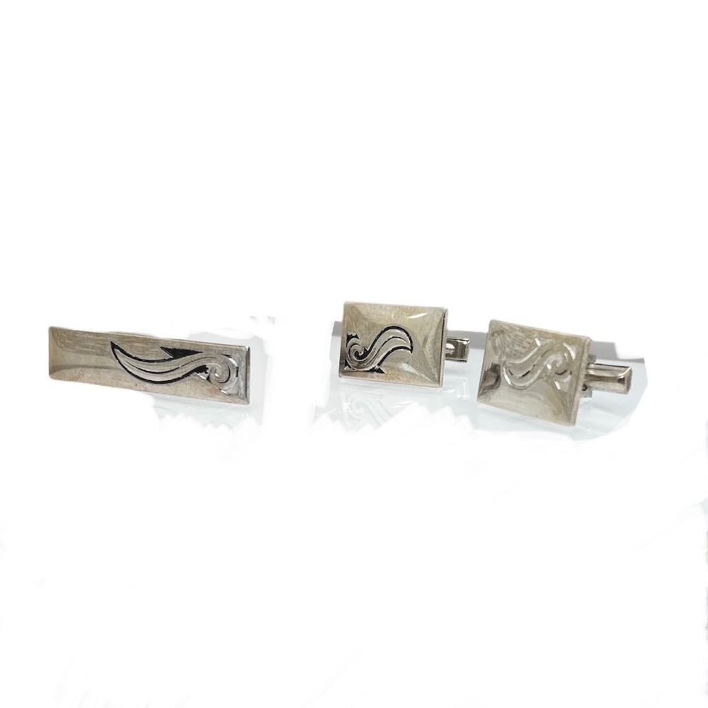 VINTAGE CUFFLINKS & MATCHING TIE CLIP SET - SILVER TONE WITH BLACKENED SWIRL